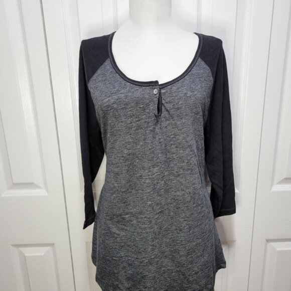 Two OLD NAVY Vintage Button Neckline Black Gray 3/4 Sleeve Baseball Shirts sz L - Picture 5 of 7